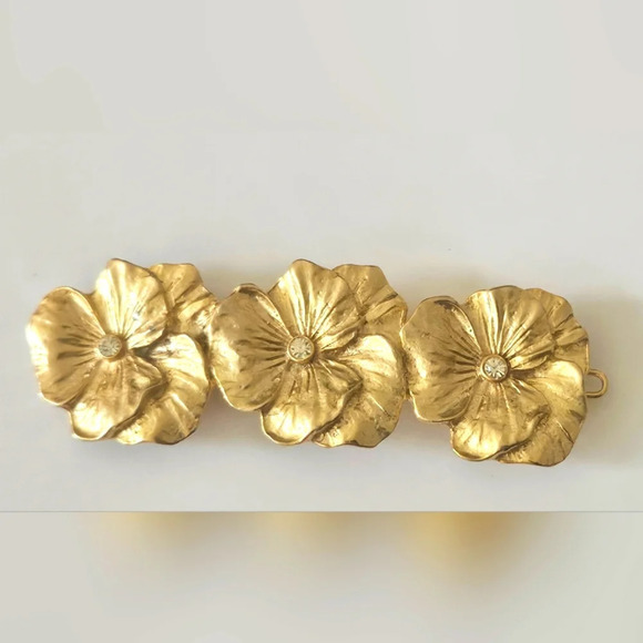 unbranded Jewelry - Gold tone Floral Flower with white Rhinestone hair pin